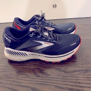 Brooks Adrenaline GTS Running Shoe / Men’s size 7 Women’s size 9